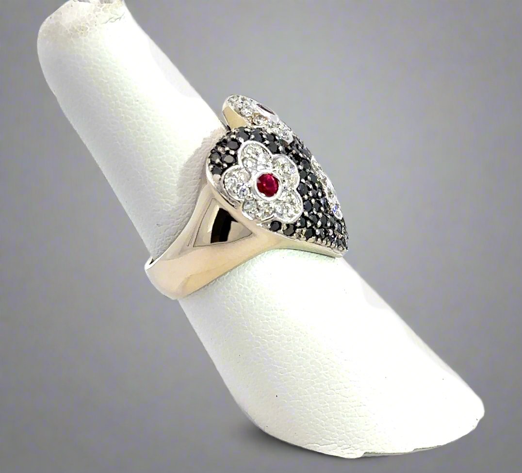 Side of diamond ring