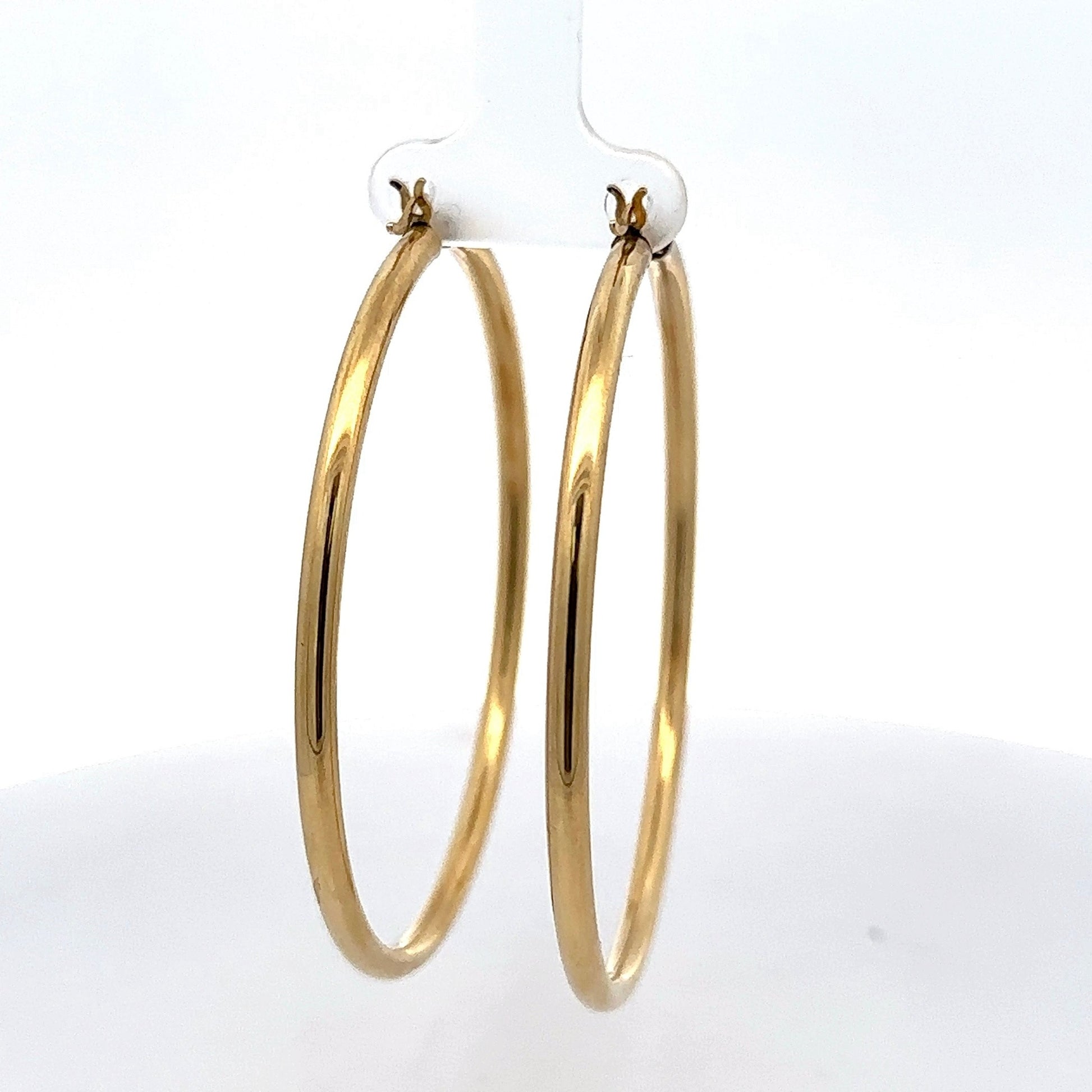 Back of yellow gold hoops