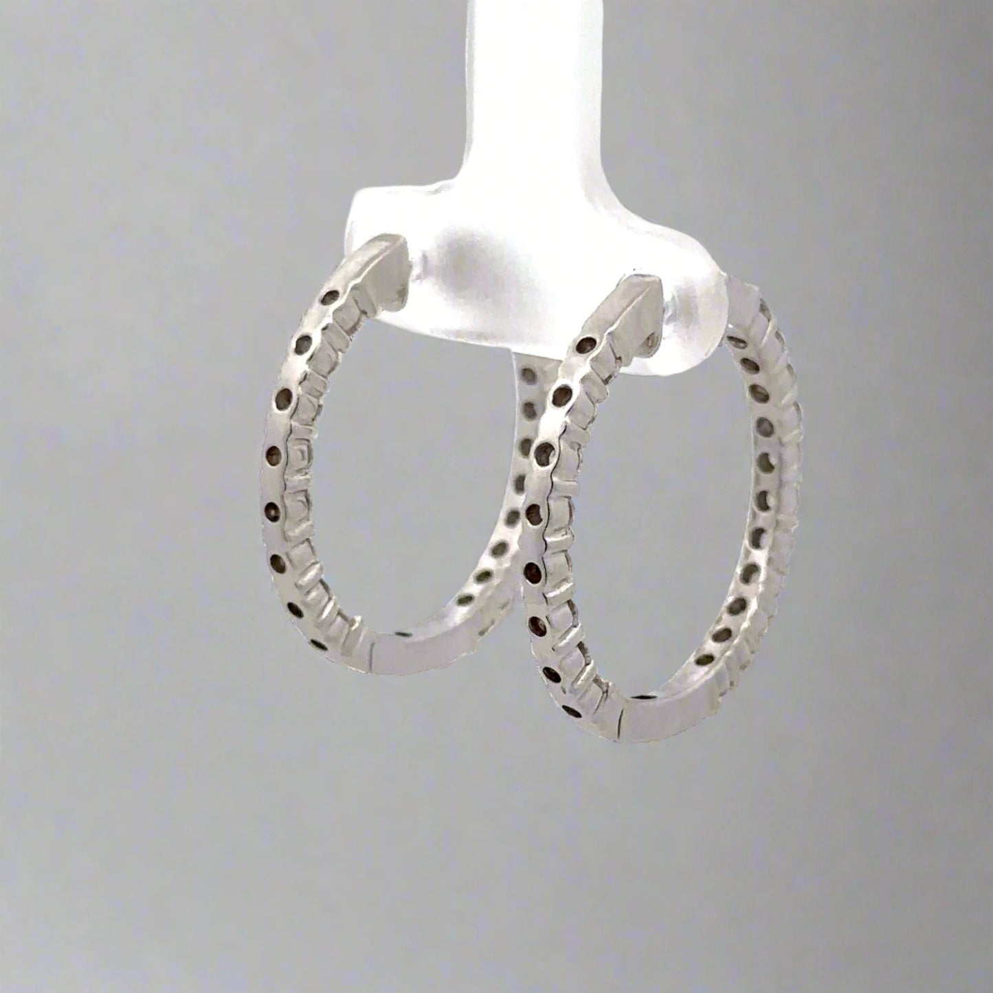 Back of white gold hoops