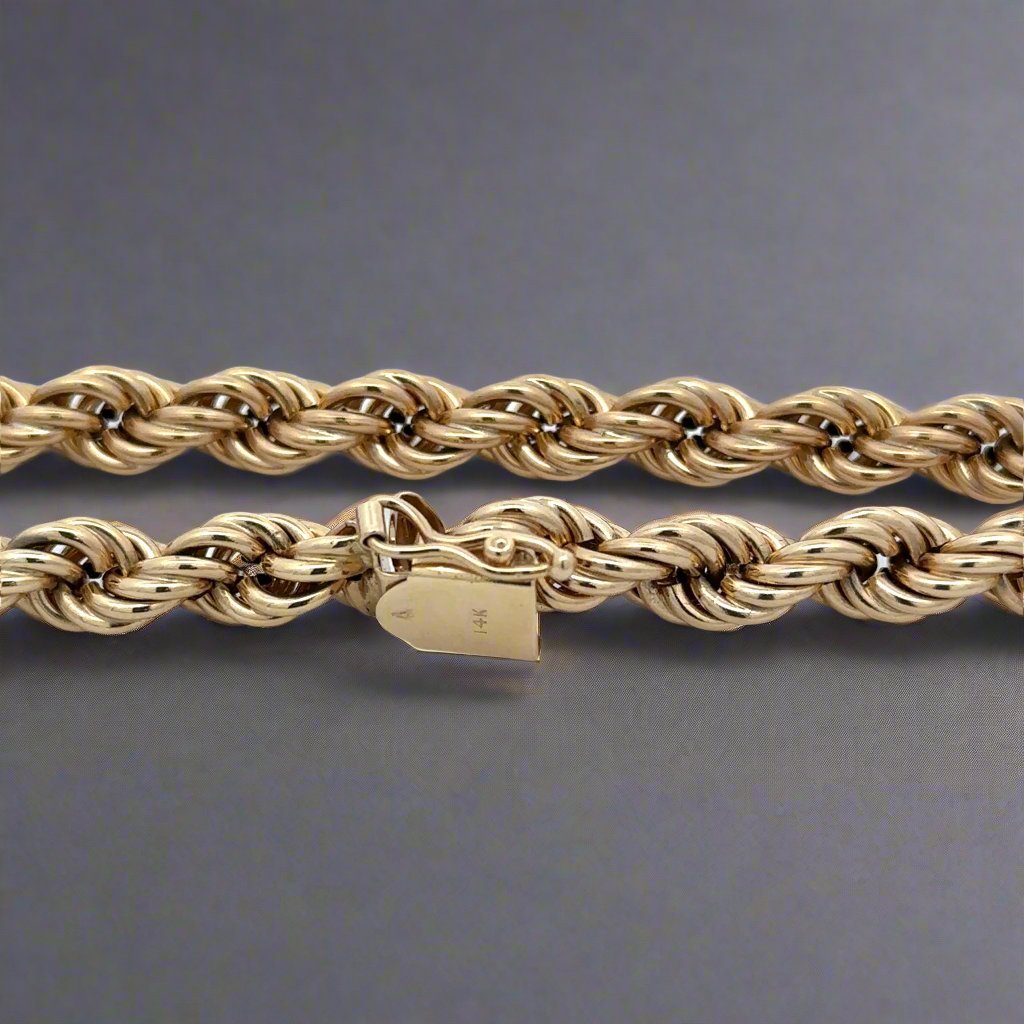 14K stamp on back of box clasp