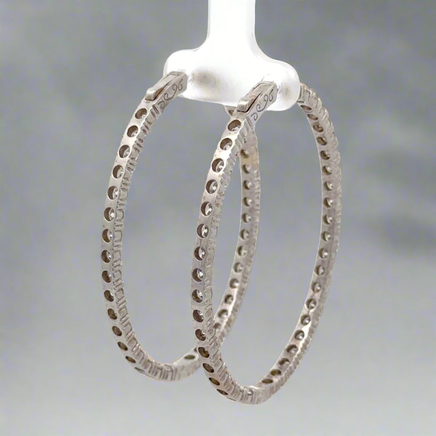 Back of white gold hoops