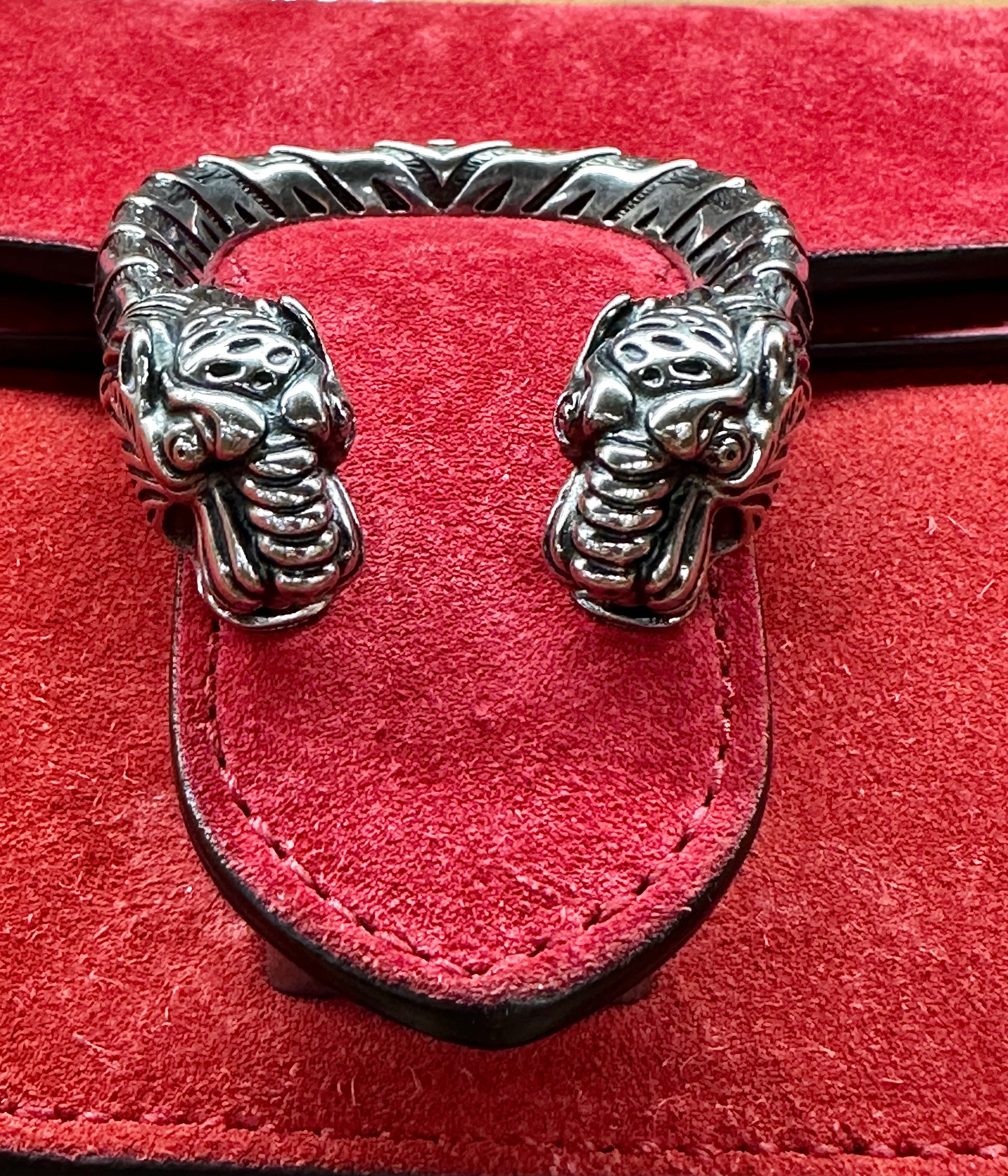 Dionysus Silver Tiger Accent with push lock