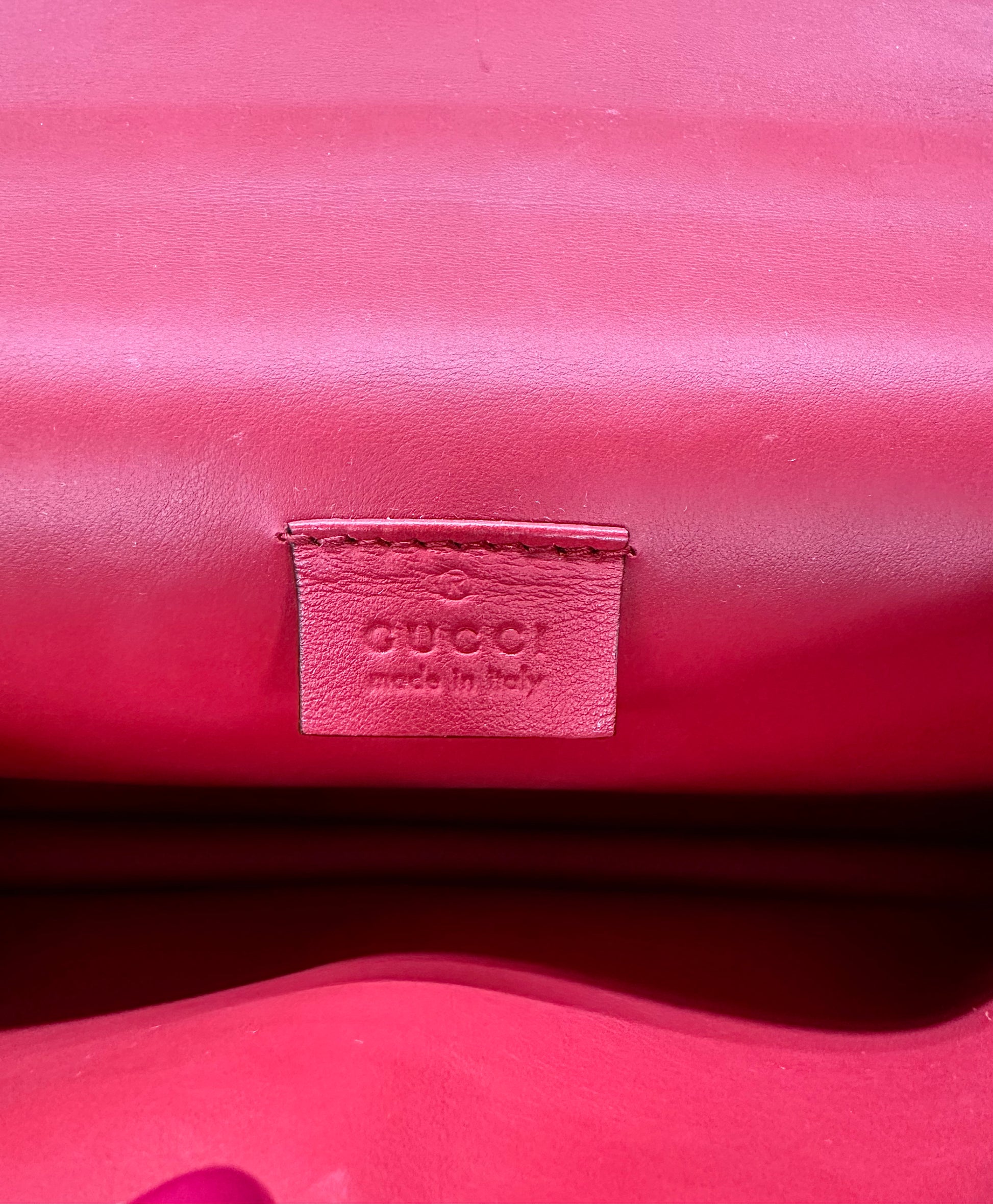 Close up of Gucci tag