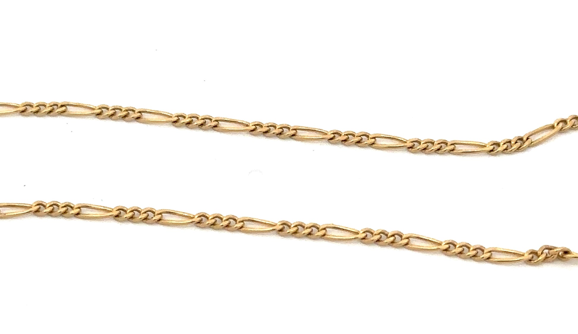 close up of yellow gold links
