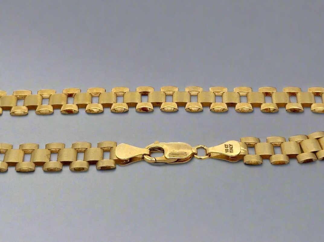 Lobster clasp with 10K stamp