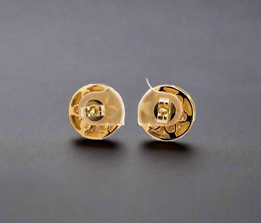 back of earrings with 14K stamp