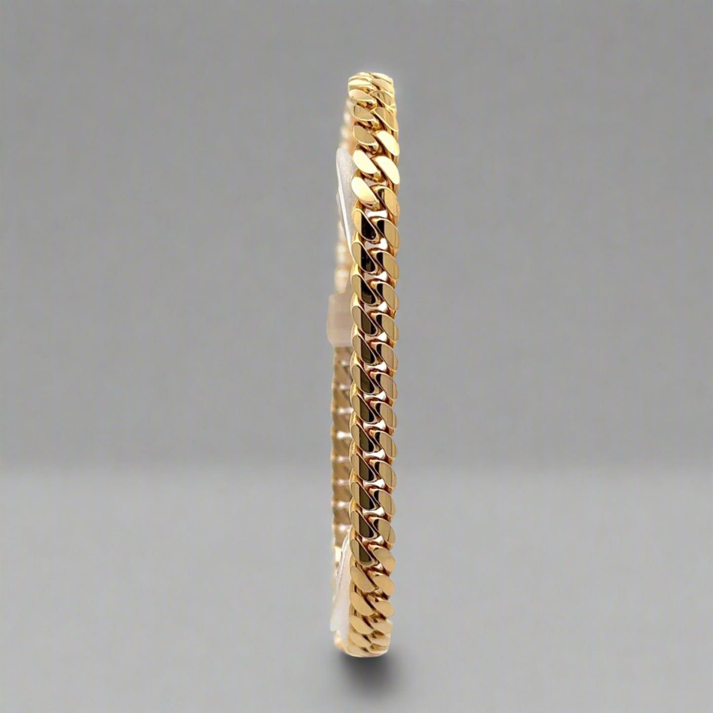 Front of link bracelet