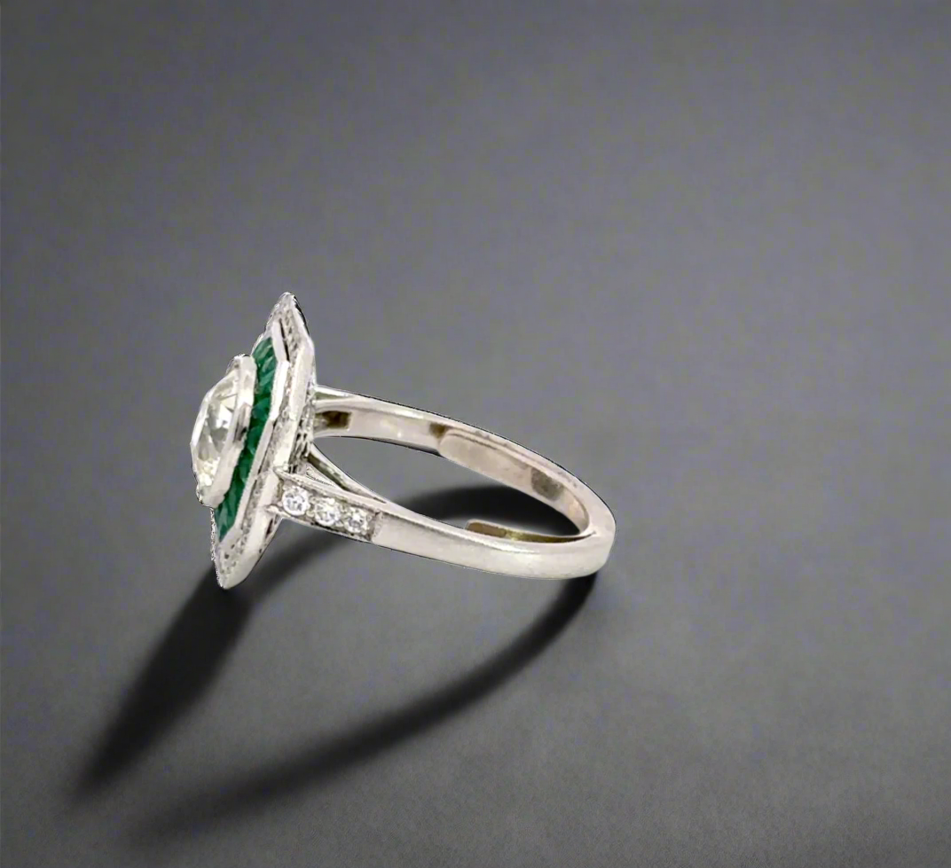 Side of ring with 3 round diamonds on side