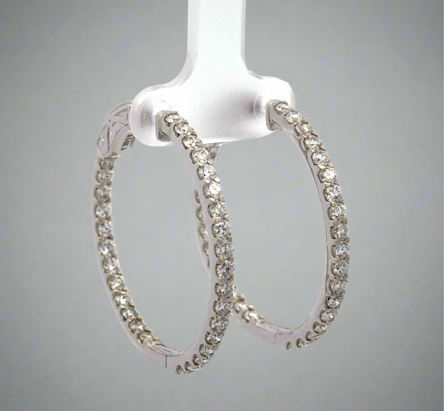 Diagonal view of diamond hoops