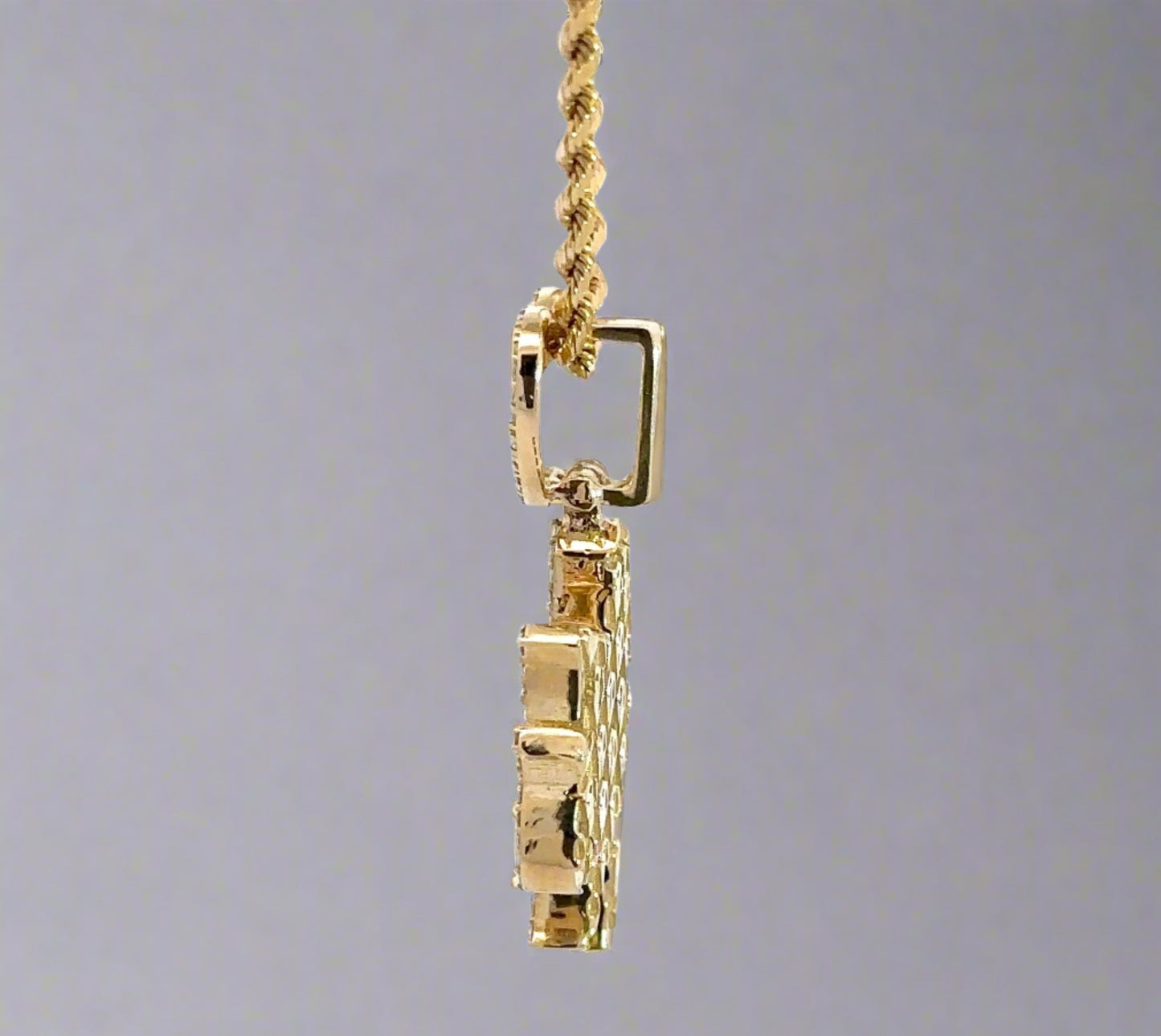 Side of pendant and rope chain