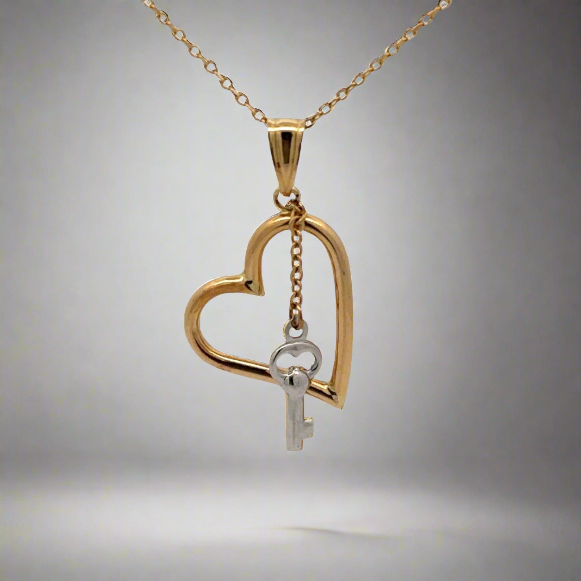 Front of heart + key necklace
