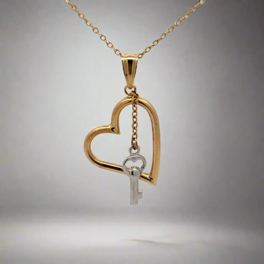 Front of heart + key necklace