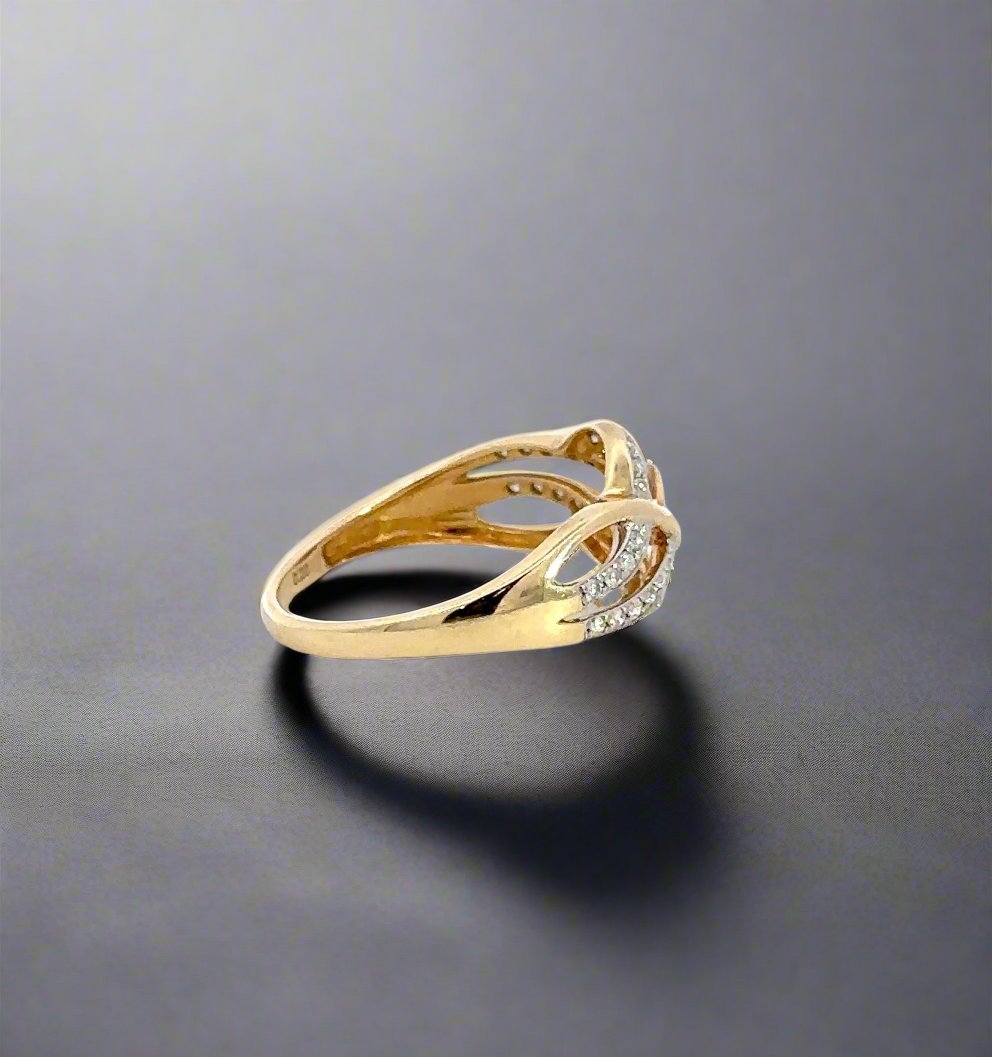 Side of yellow gold ring