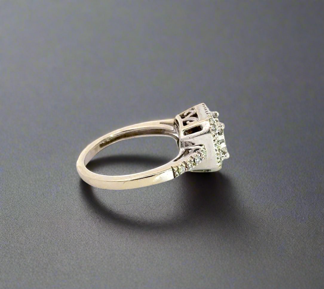 Side of ring with round diamonds on side
