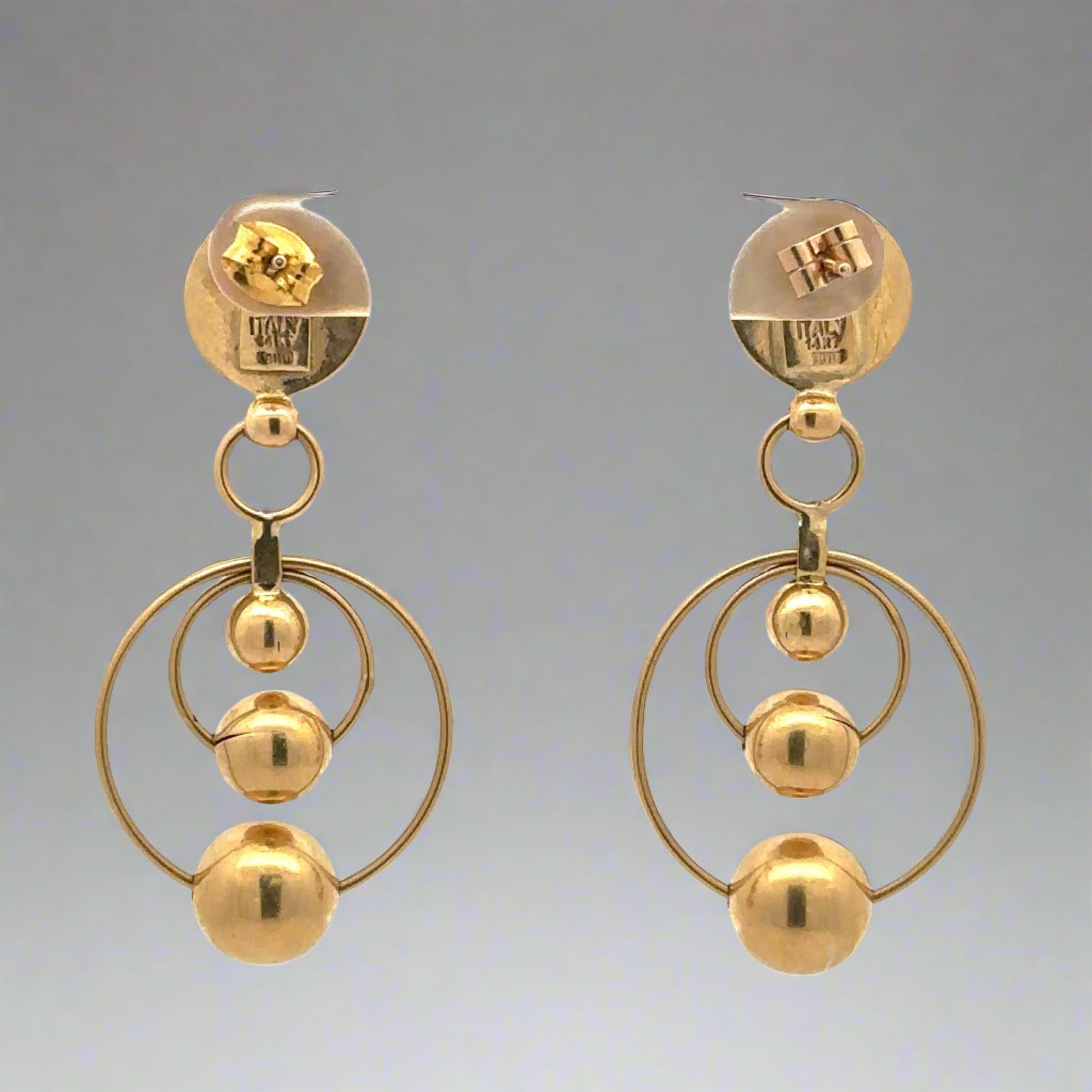 Back of earrings with pushbacks