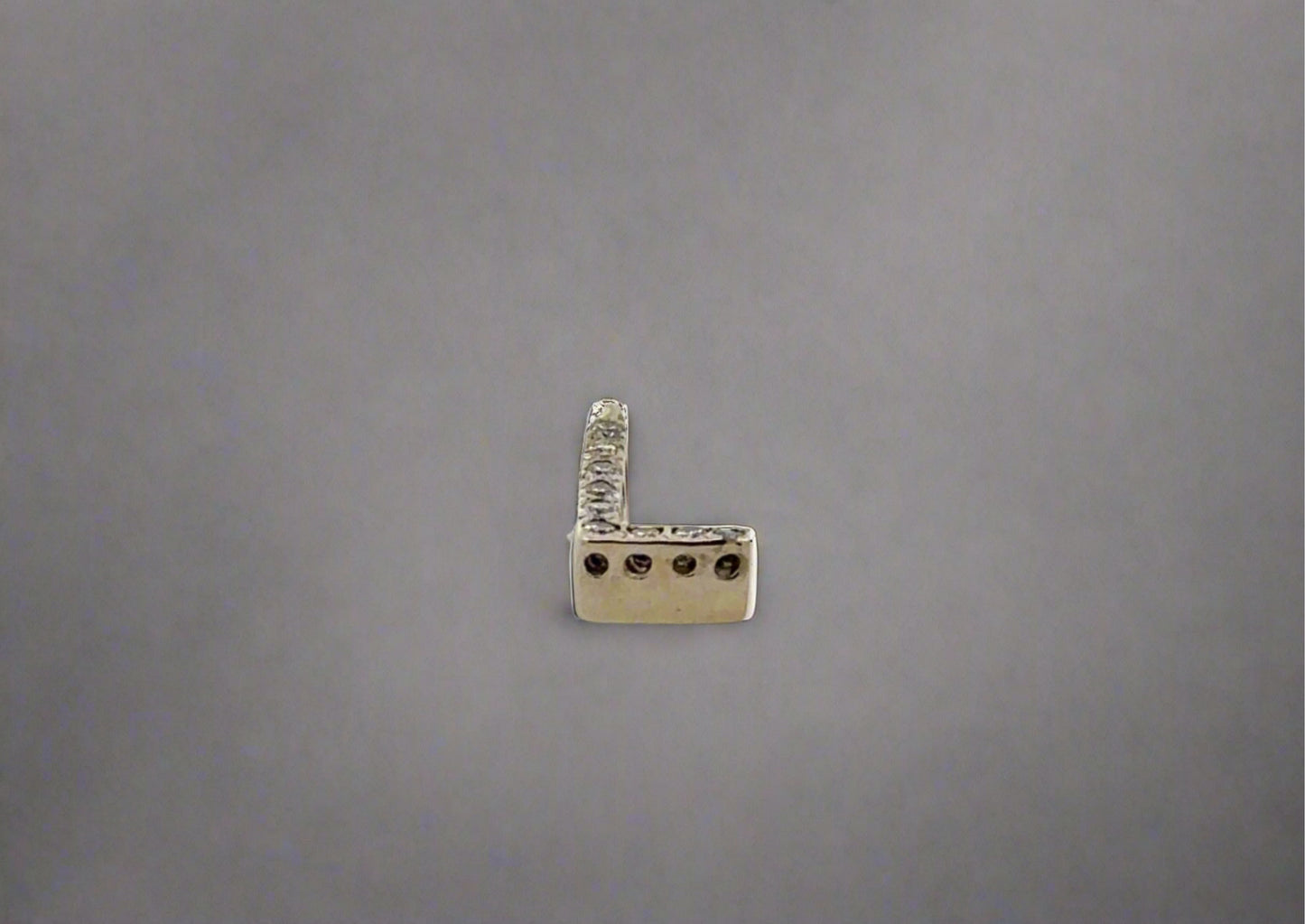 Bottom of L pendant