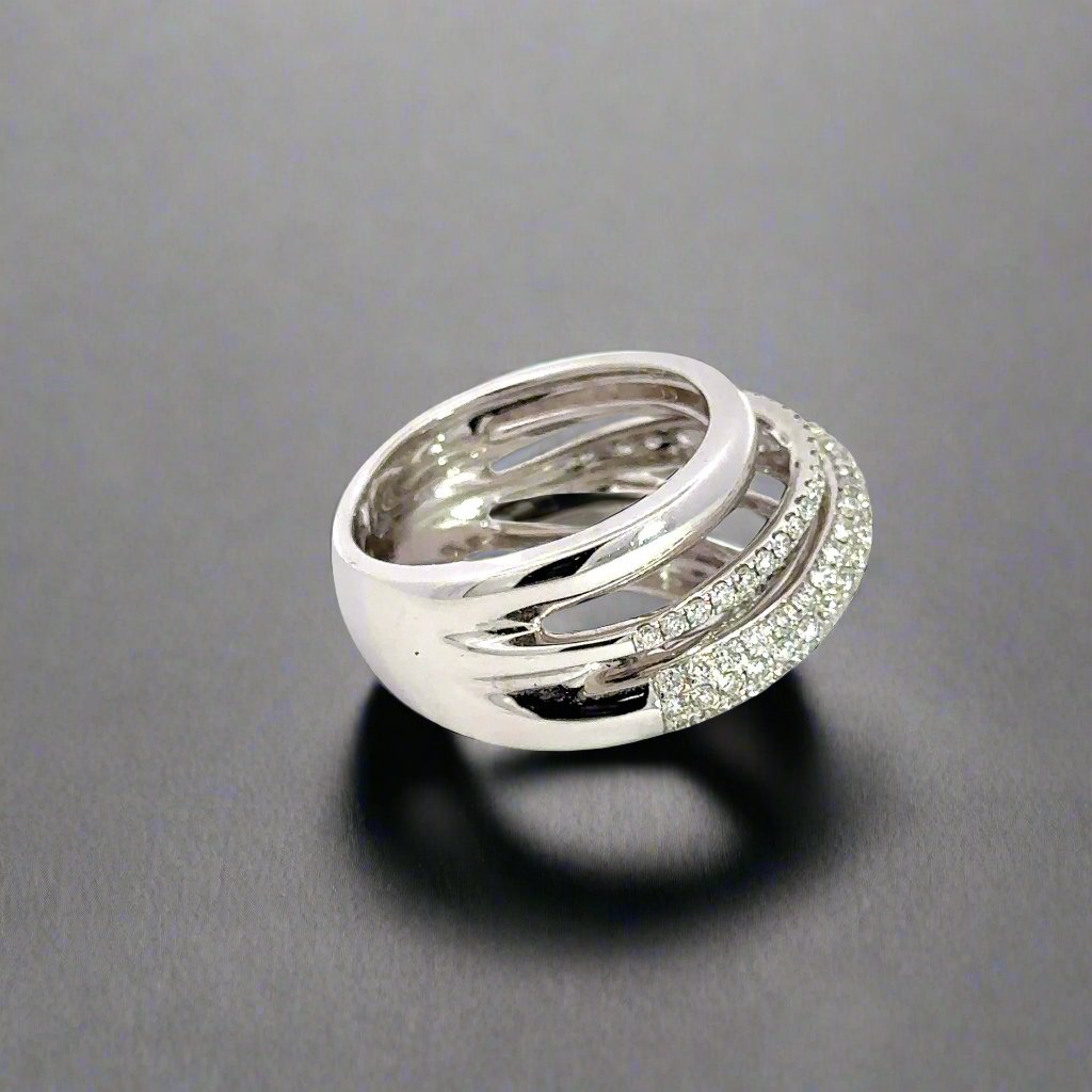 Side of diamond ring