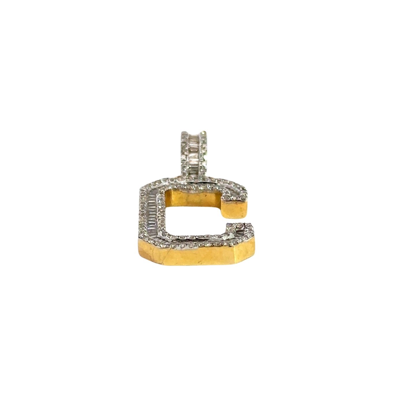 bottom of diamond c pendant in yellow gold 