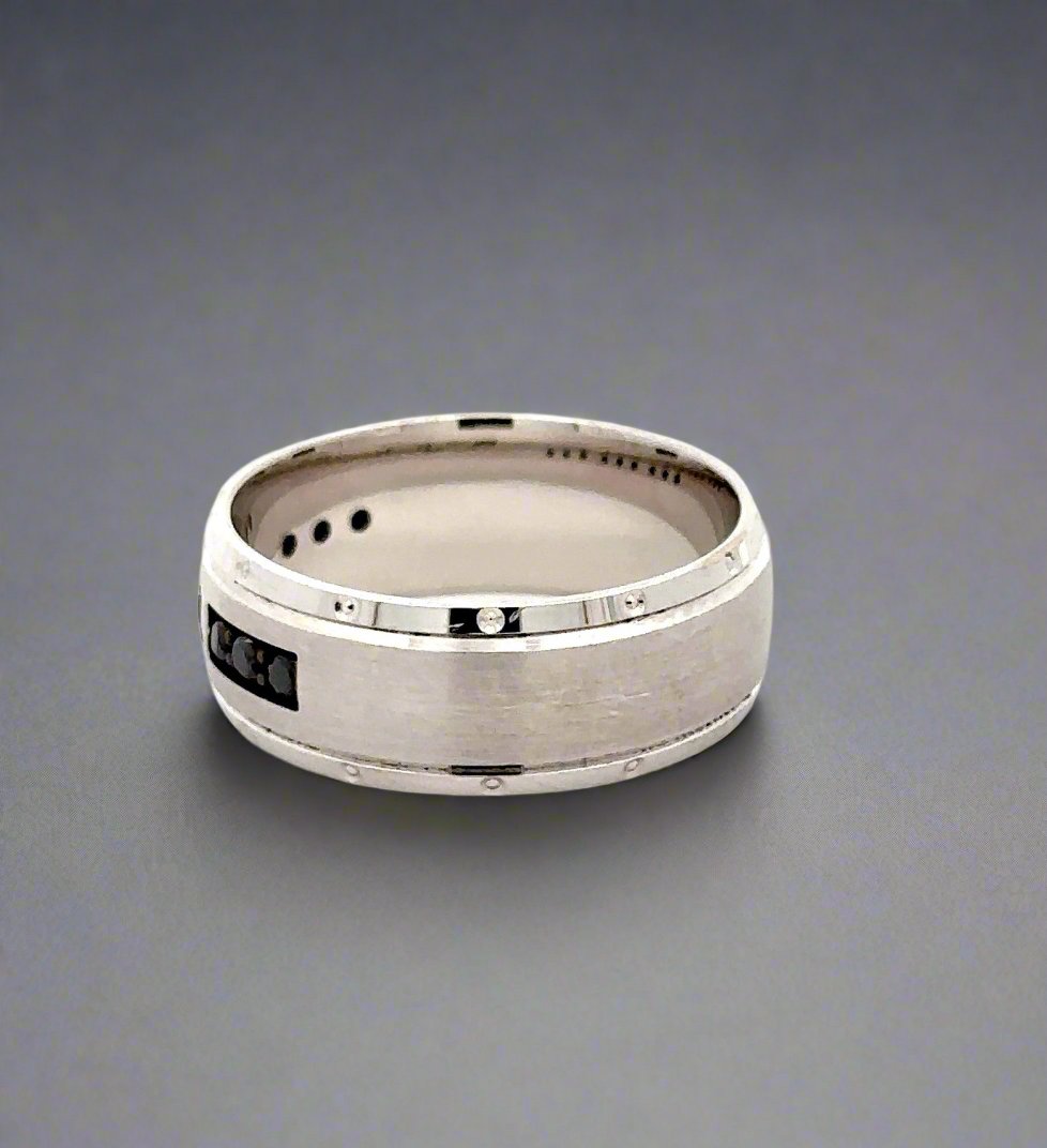 Side of ring with some scratches