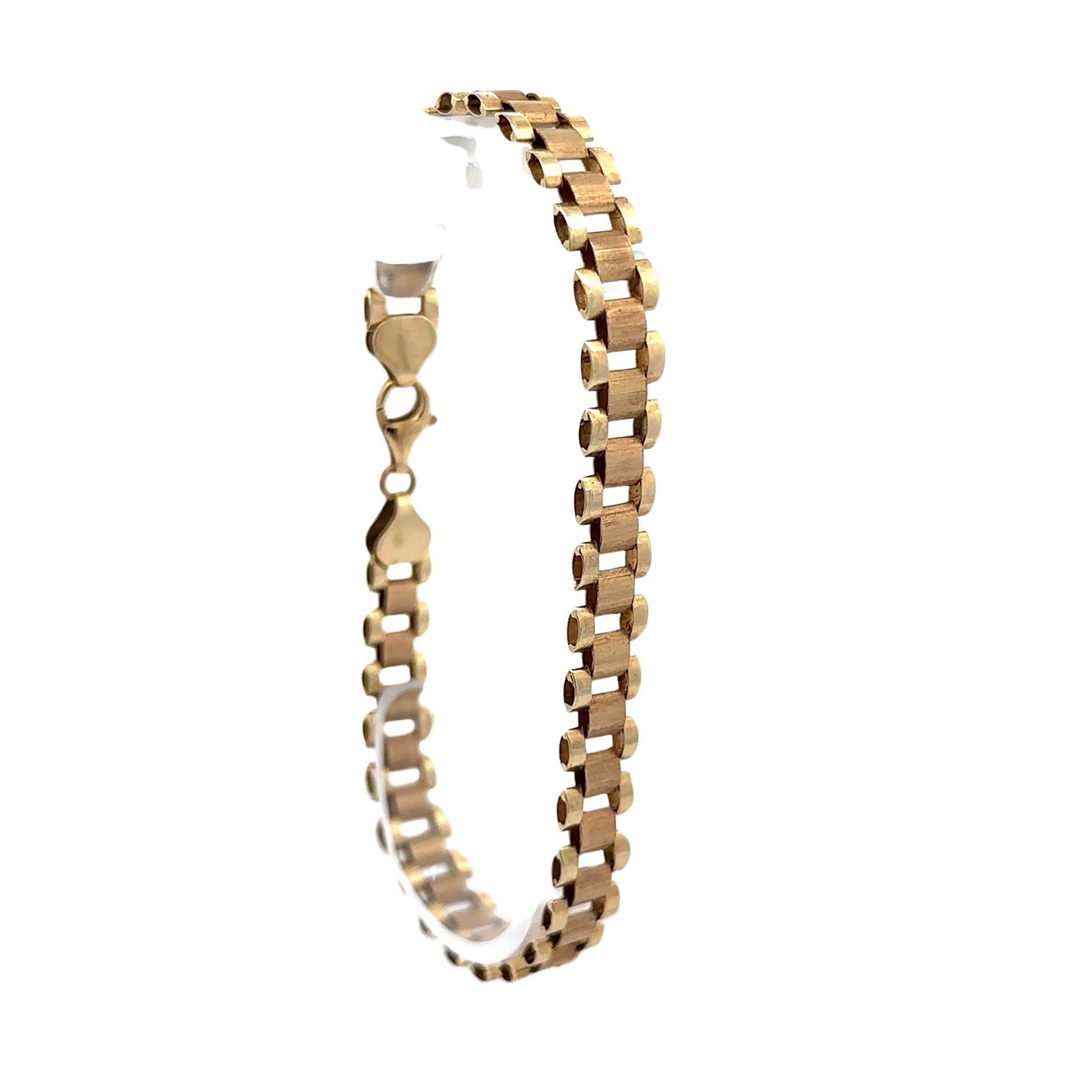 Diagonal view of yellow gold rolex style bracelet