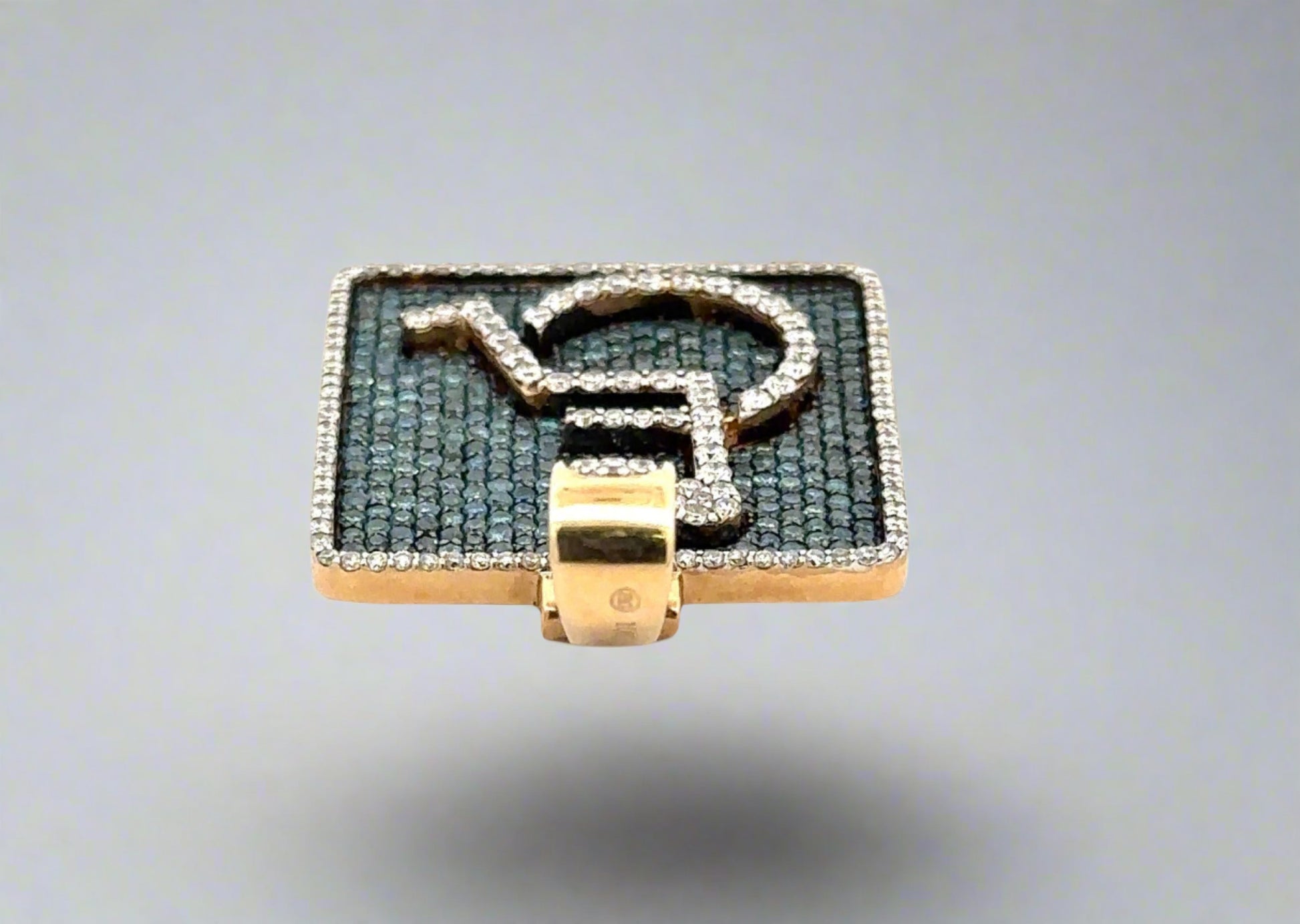 Top of round bail and pendant