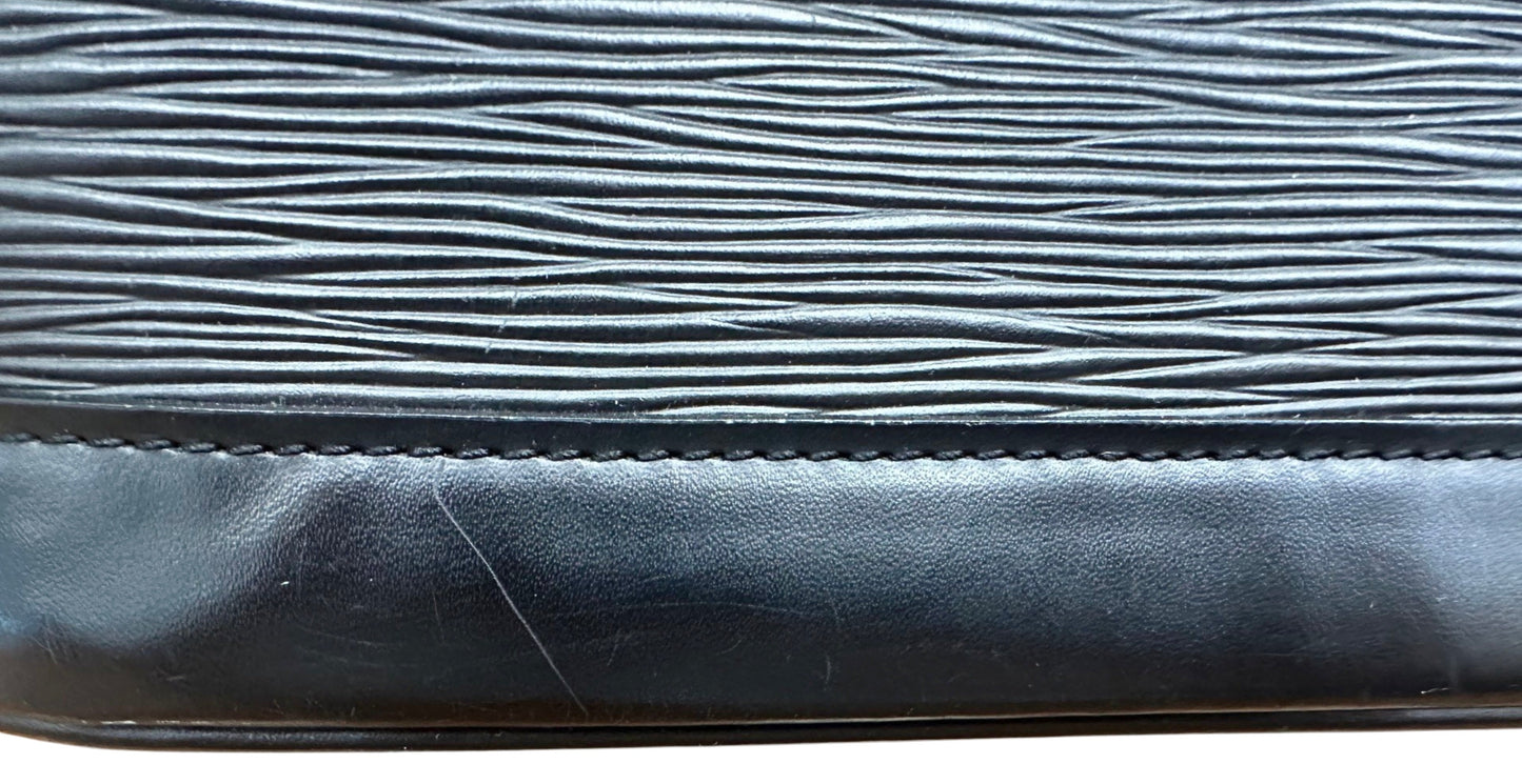 Bottom of bag with scuff marks