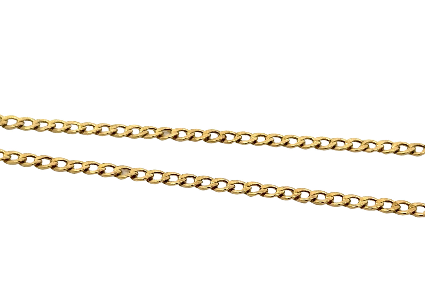 close up of yellow gold link chain
