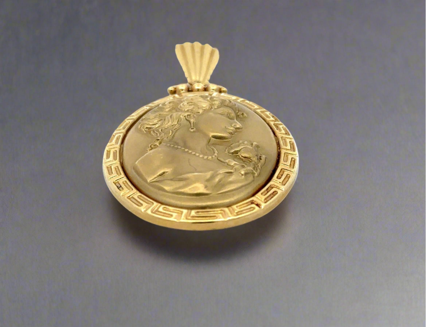 Bottom of pendant