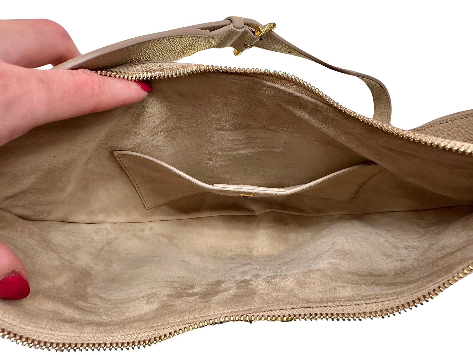 Suede interior of bag in pristine condition with 1 pocket