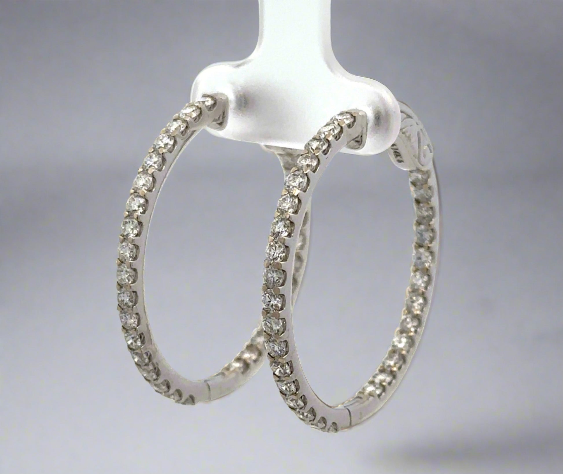 360 video of diamond hoops