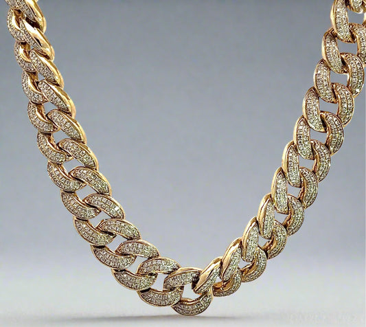 360 video of yellow gold diamond cuban link chain