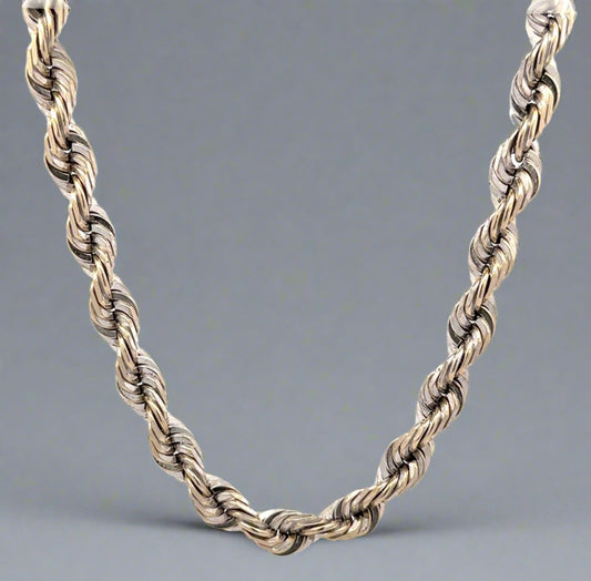 360 video of hanging white gold blue moon chain