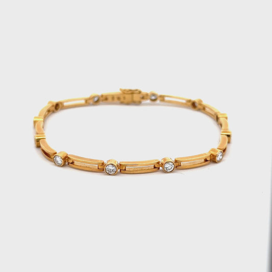360 Video of 18K yellow gold diamond bracelet