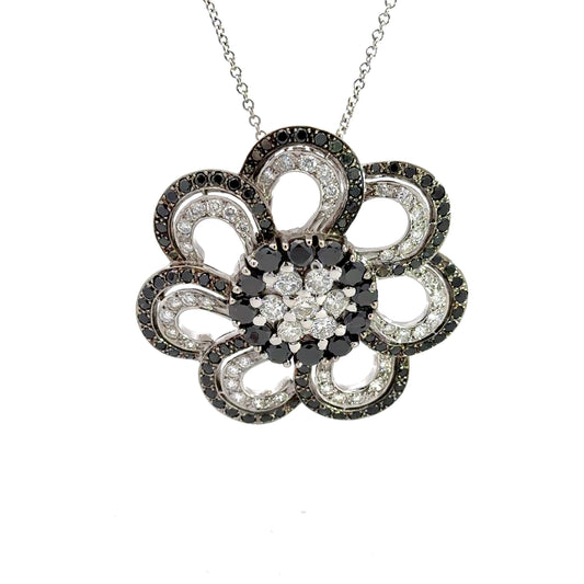 360 video of black and white diamond flower necklace
