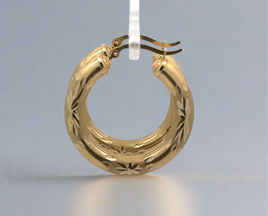 360 video of yellow gold brushed and polished design hoops