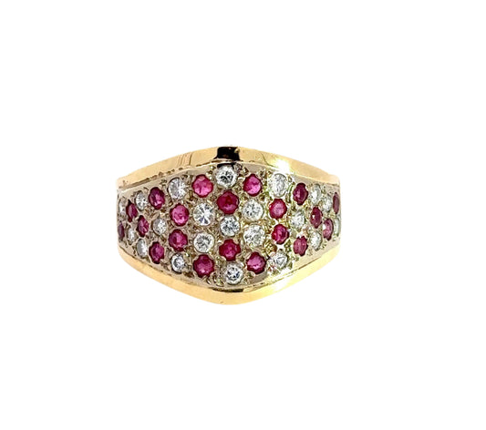 360 video of yellow gold ring with small ruby gemstones and round diamonds