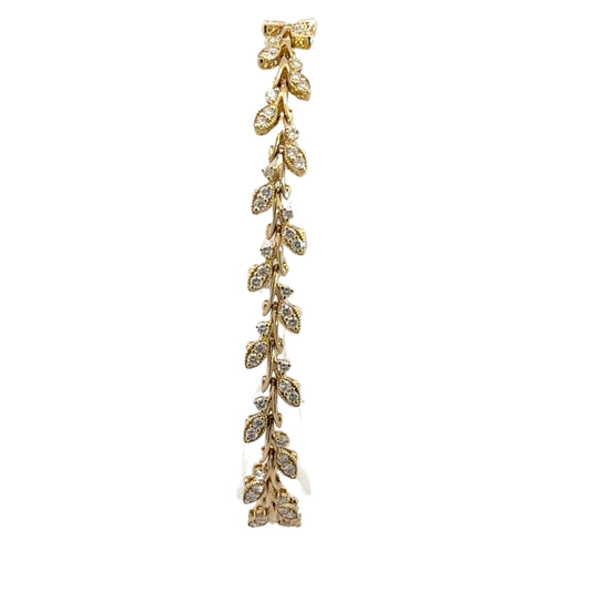 360 video of yellow gold diamond leaf bracelet