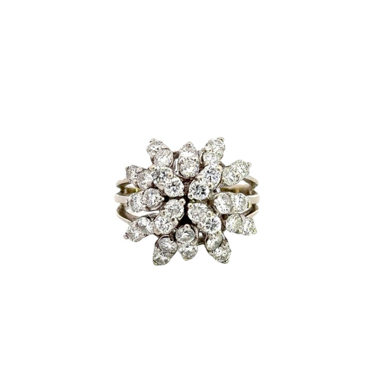 360 video of white gold diamond cluster ring