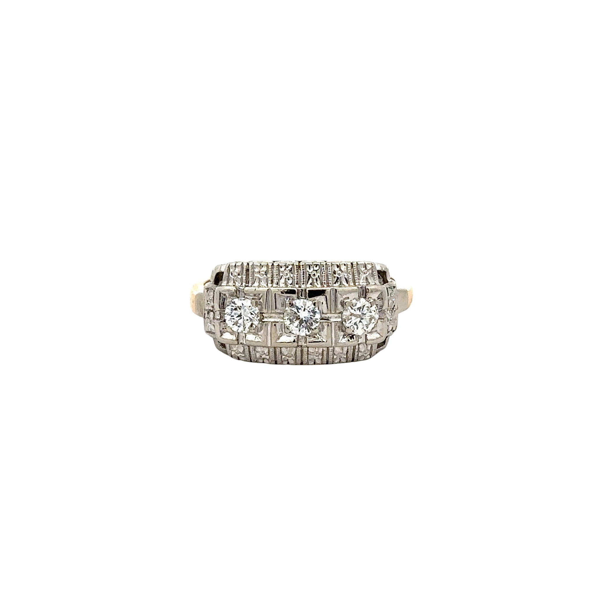 360 video of white and yellow gold diamond antique like ring with 3 round diamonds