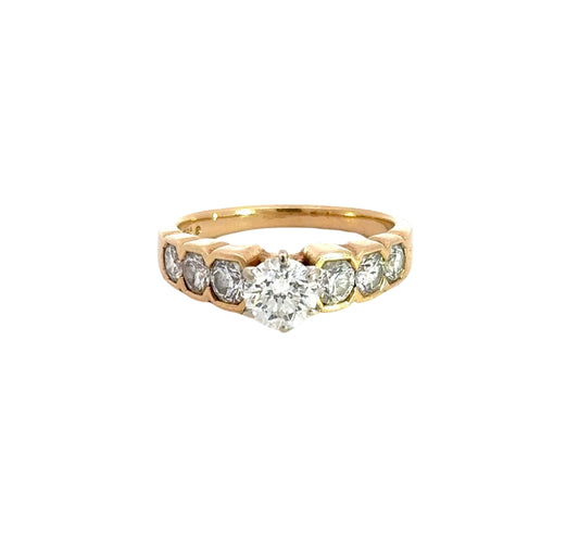 360 video of yellow gold round diamond ring with 7 stones