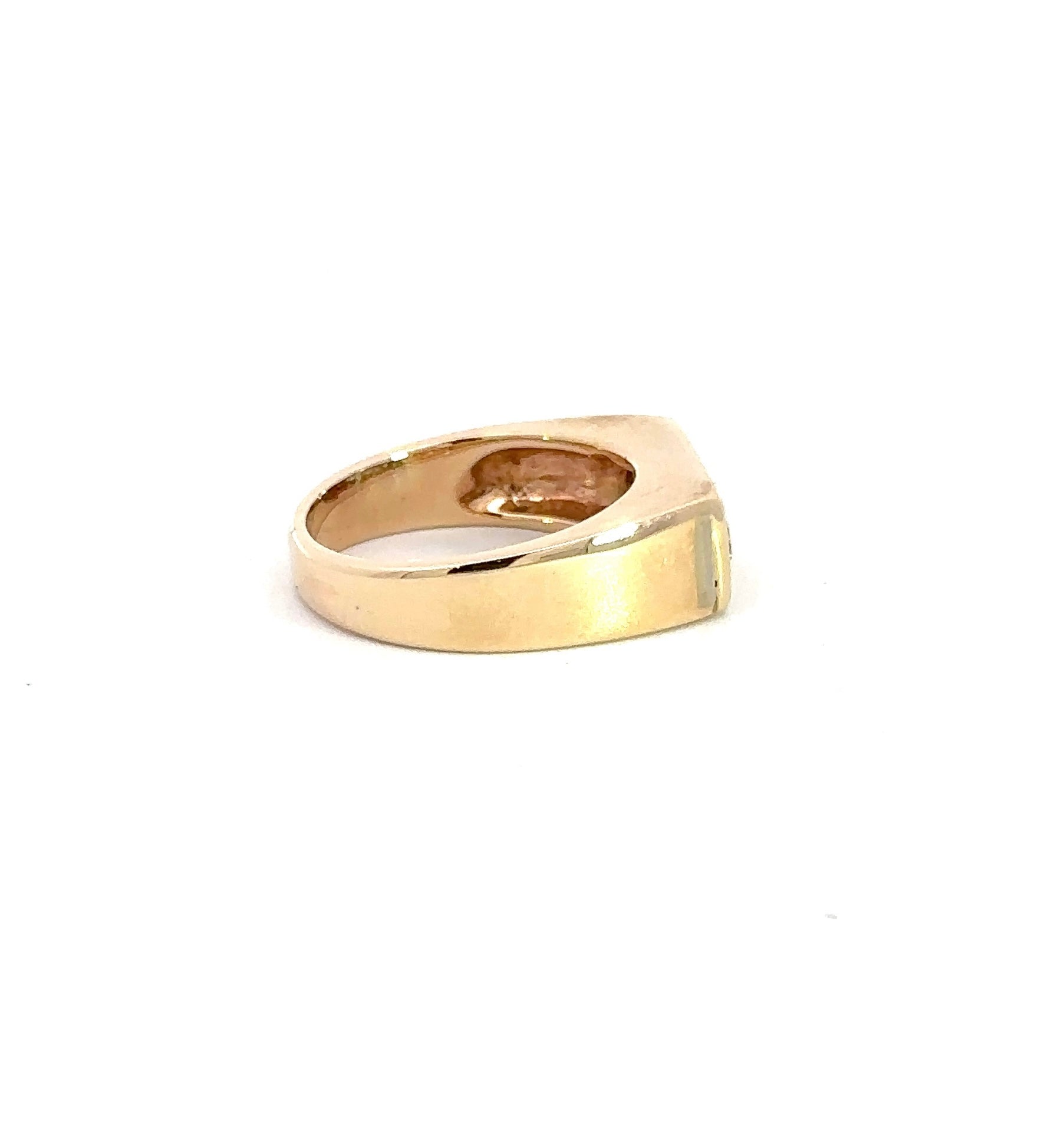side of yellow gold ring with scratches on the side