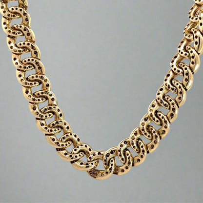 Back of yellow gold chain 