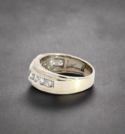 Side of white gold ring 