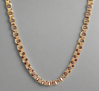 hanging yellow gold box-style chain