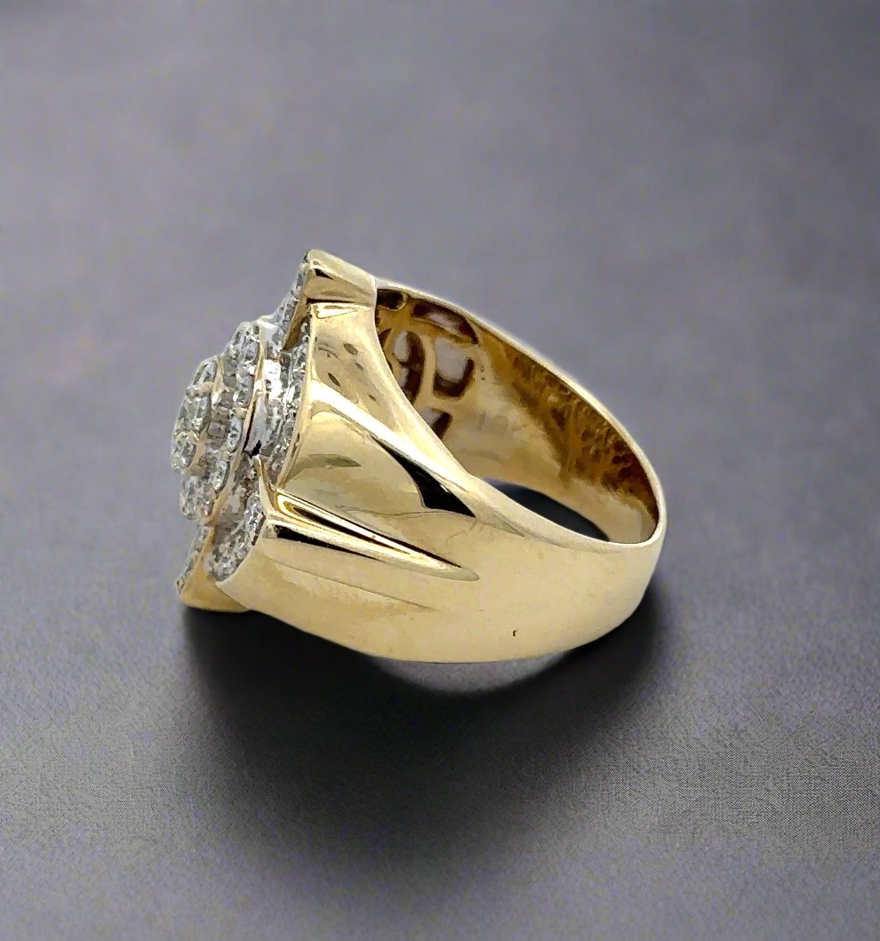 Side of yellow gold ring