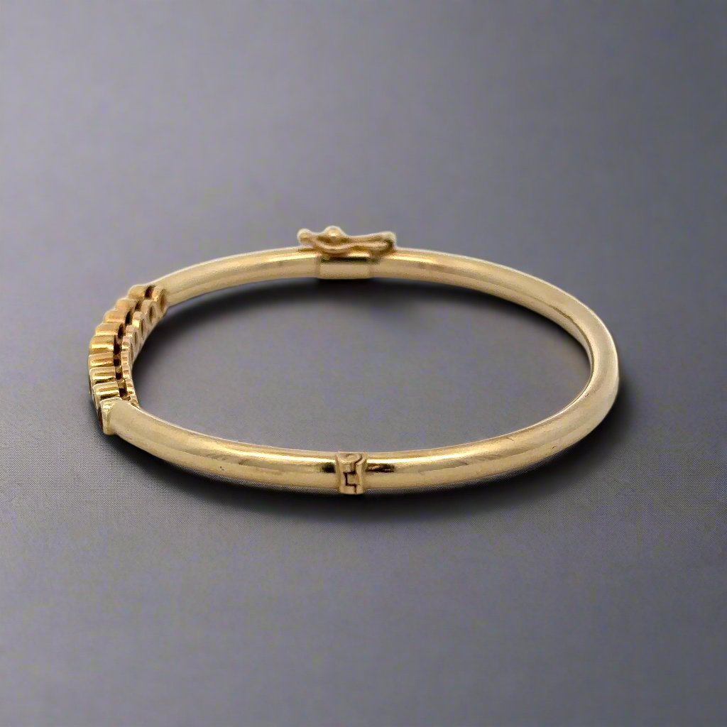 Side of bracelet