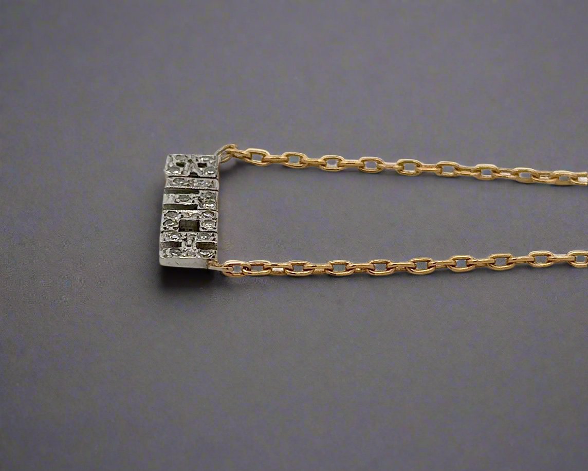 Side of necklace