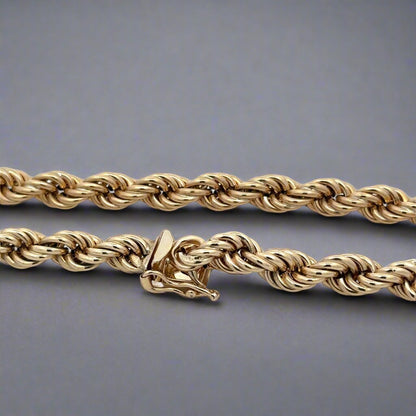 box clasp with safety lock