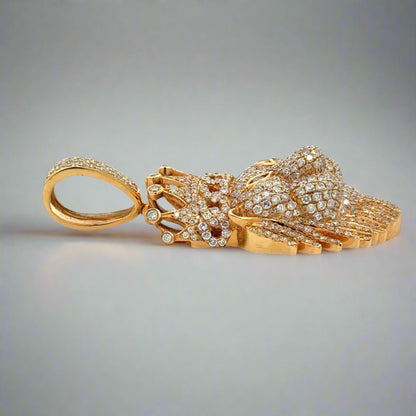 Side of diamond Lion penant
