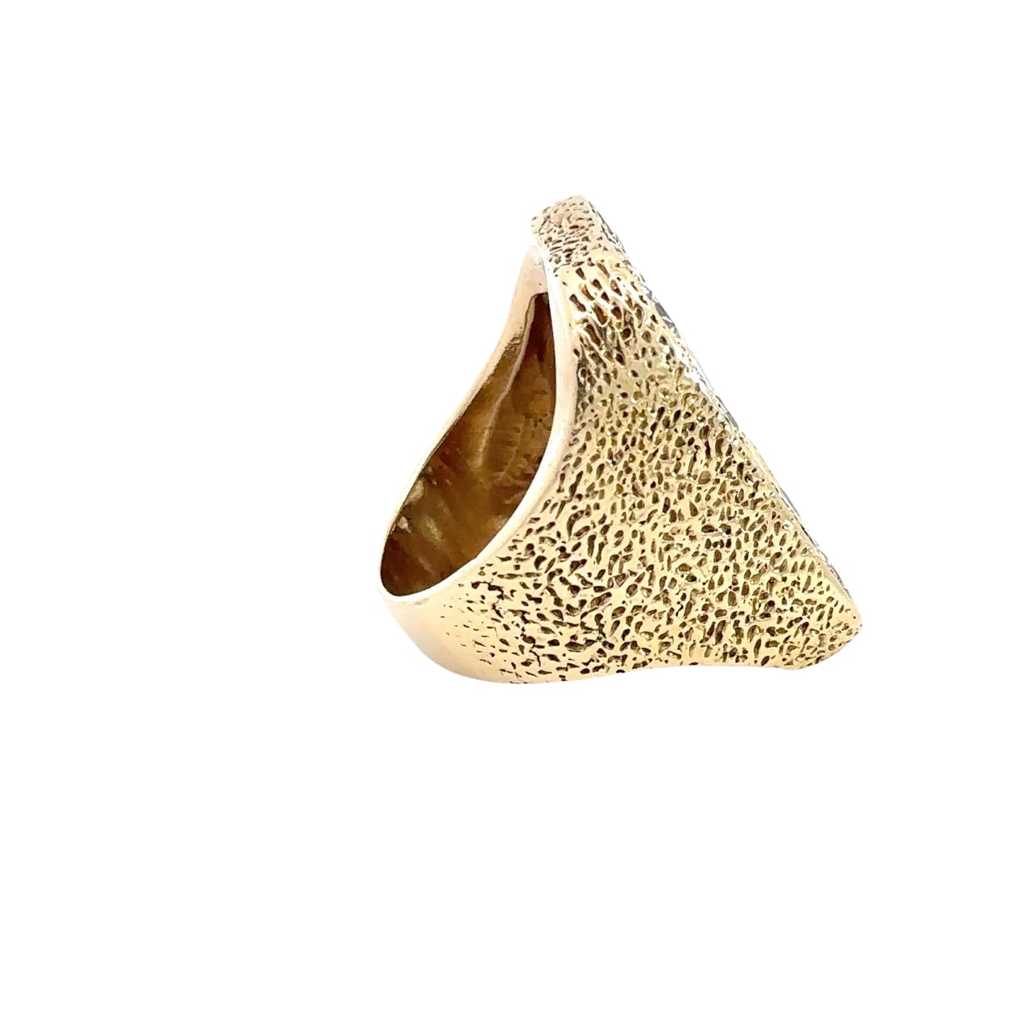 Side of ring with nugget pattern on gold